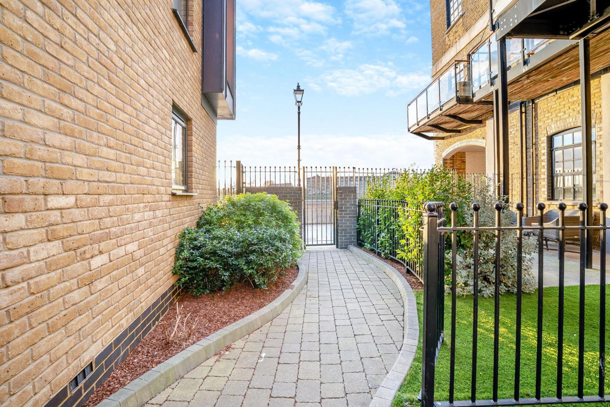 Palace Wharf Apartments London Ngoại thất bức ảnh
